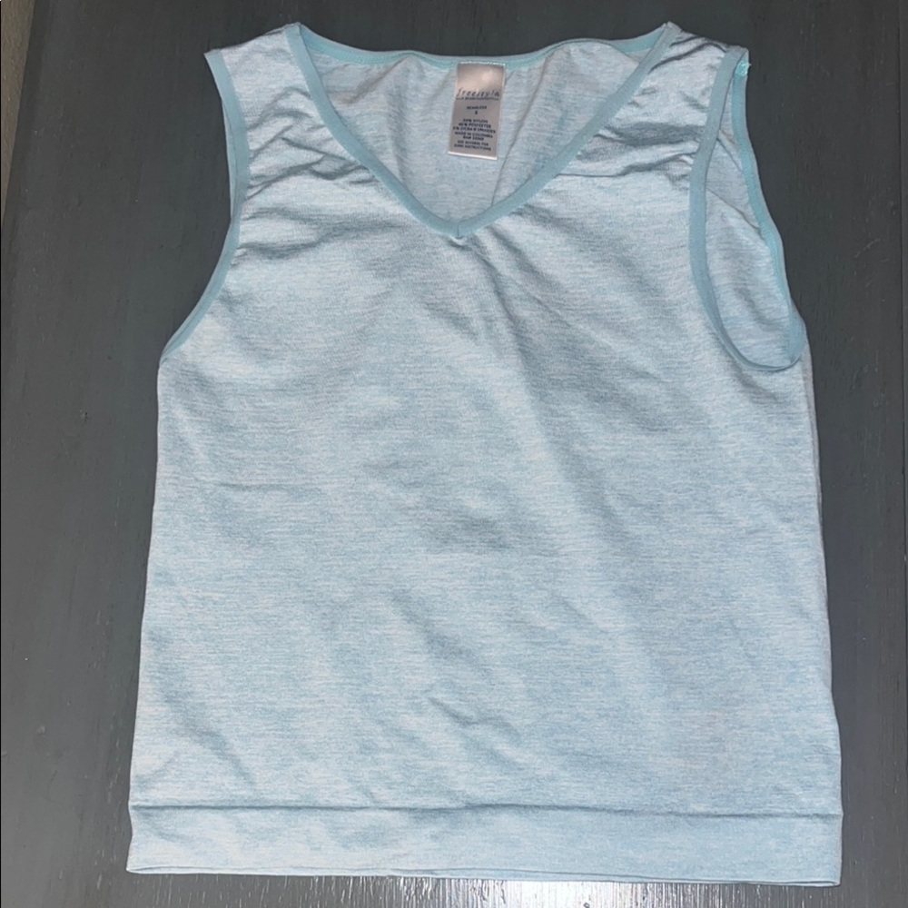 Freestyle Danskin Seamless Sky Blue Seamless V Neck Athletic Top sz S EUC